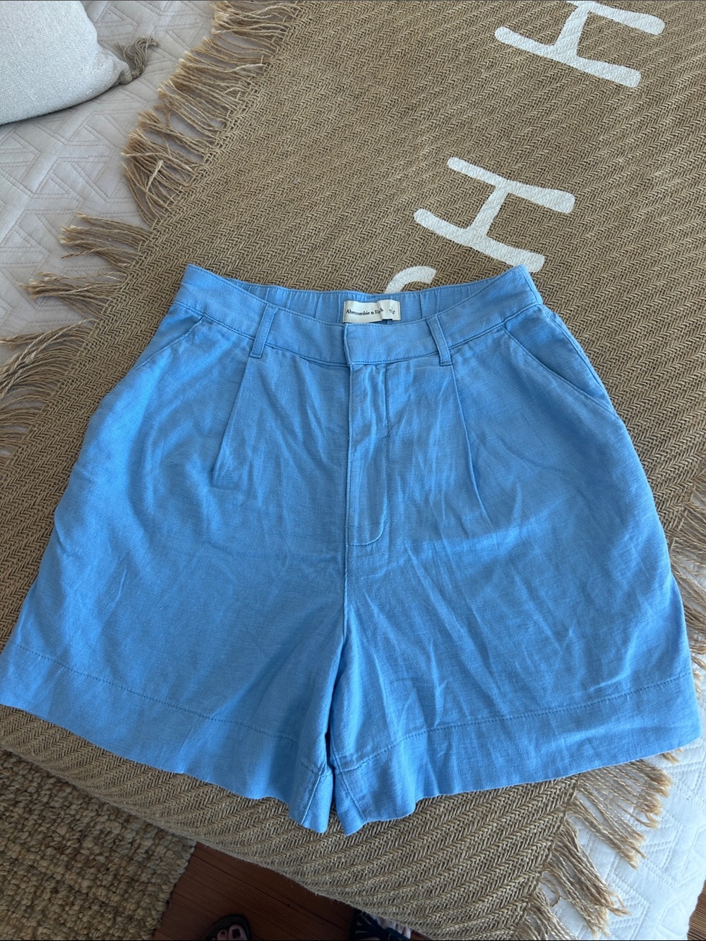 Abercrombie & Fitch Sky Blue Linen-Blend Pleated Shorts